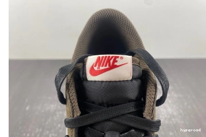 Hyperoad (KIDS)TRAVIS SCOTT JORDAN 1 'MOCHA' X LOW AIR 1011